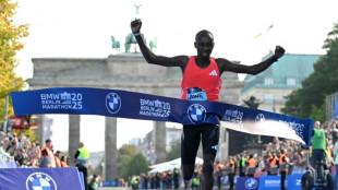 Kenyan duo Sawe and Wanjiru triumph at Berlin Marathon