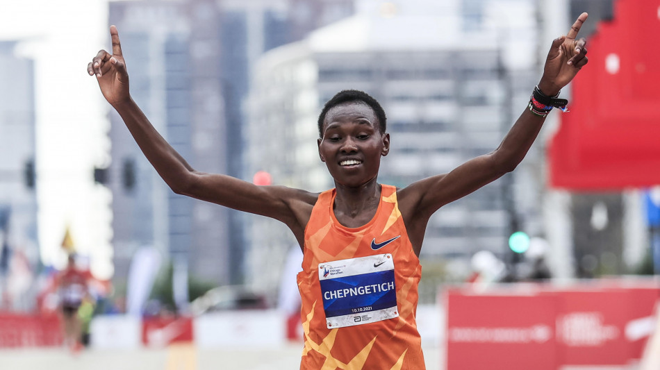 Atletica: sospetto doping, sospesa primatista mondiale maratona