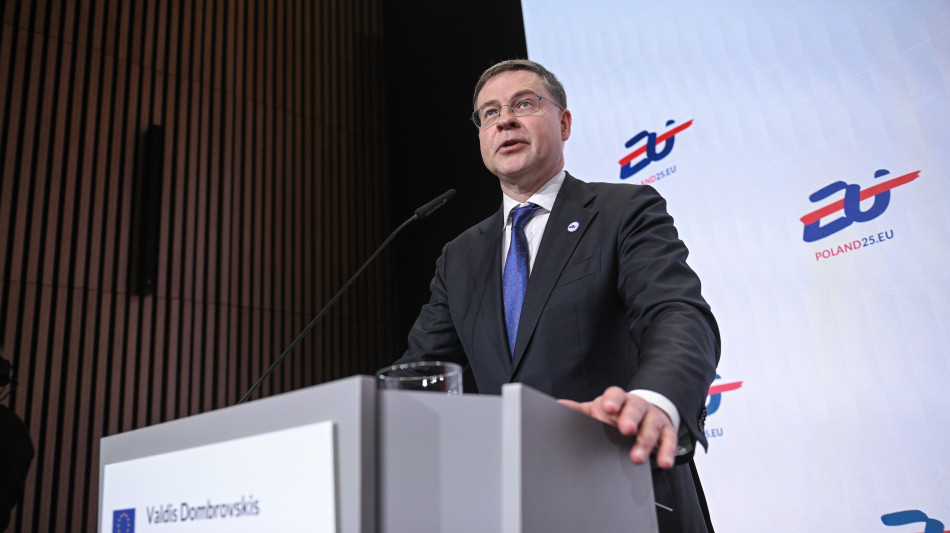 Dombrovskis, stop a Patto con grave recessione, ora non c'è