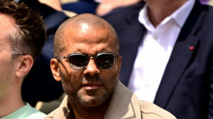 Tony Parker a-t-il &eacute;t&eacute; &eacute;vinc&eacute; d'un march&eacute; public dans les Alpes? La justice en d&eacute;bat