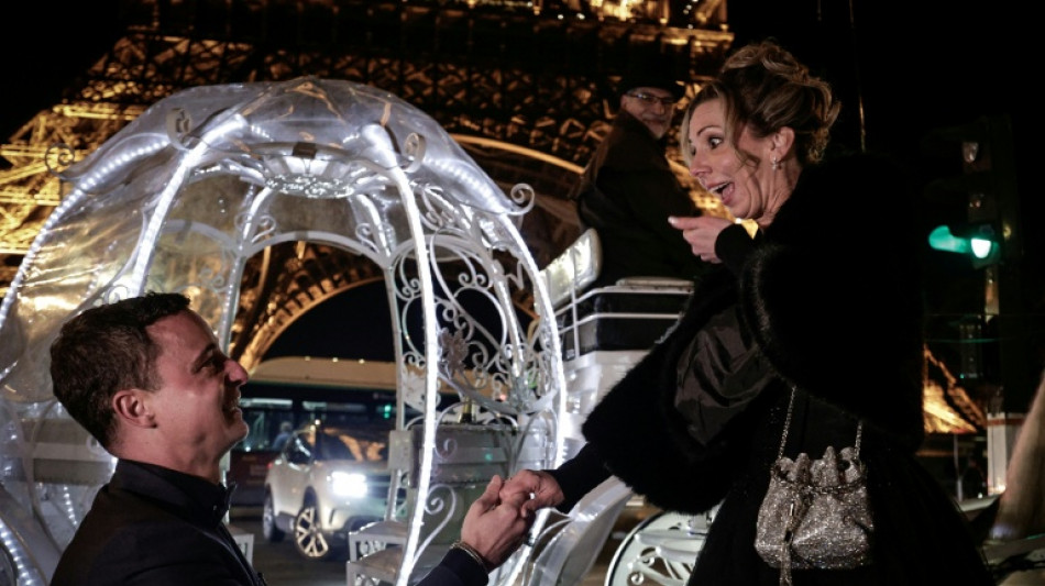 Las pedidas de mano con aires de pel&iacute;cula conquistan la ciudad del amor