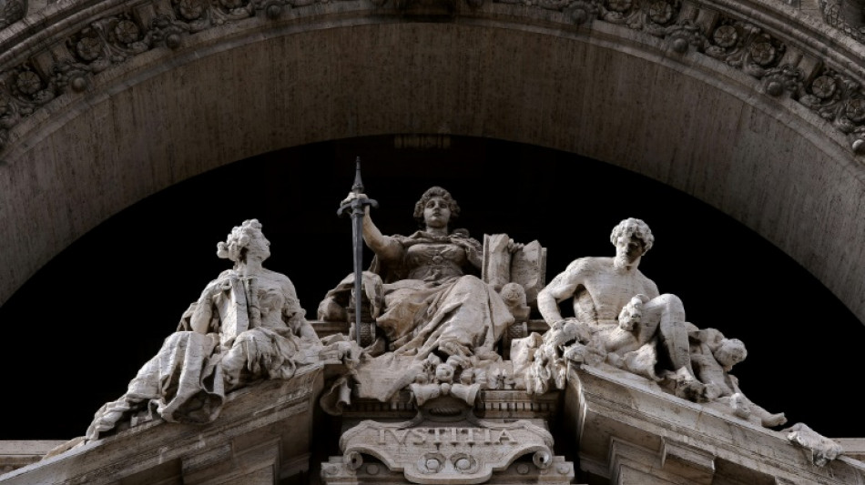 Europ&auml;ischer Gerichtshof soll Fragen zur Altersgrenze f&uuml;r Richter beantworten