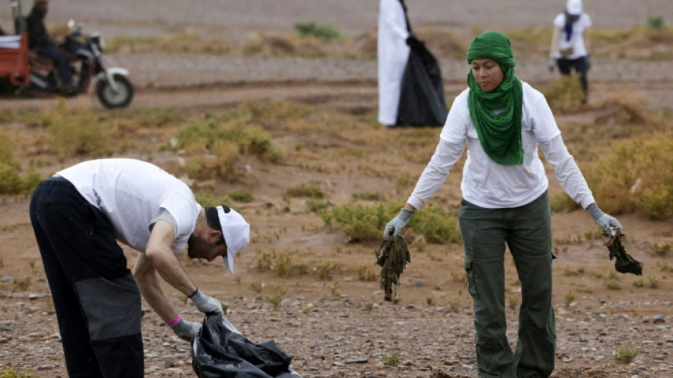 Morocco volunteers on Sahara clean-up mission