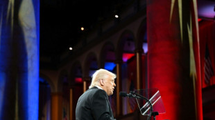 La guerre des droits de douane s'enflamme et fait paniquer les march&eacute;s mondiaux