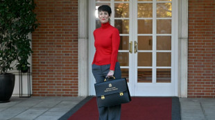 Espa&ntilde;a prev&eacute; regularizar a decenas de miles de inmigrantes m&aacute;s cada a&ntilde;o