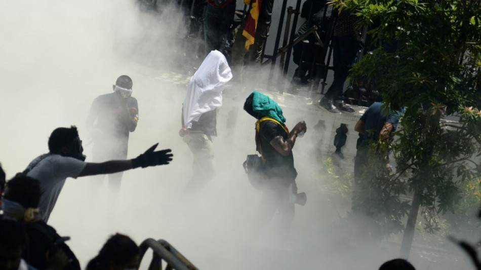 Sri Lanka: la foule envahit les bureaux du Premier ministre, le pr&eacute;sident en fuite