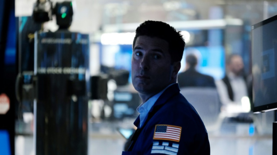 Wall Street conclut divis&eacute;e, le Nasdaq plomb&eacute; par Netflix