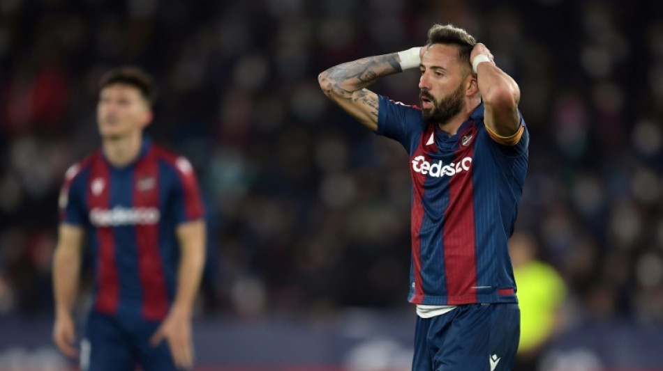 El Villarreal refuerza su delantera con José Luis Morales