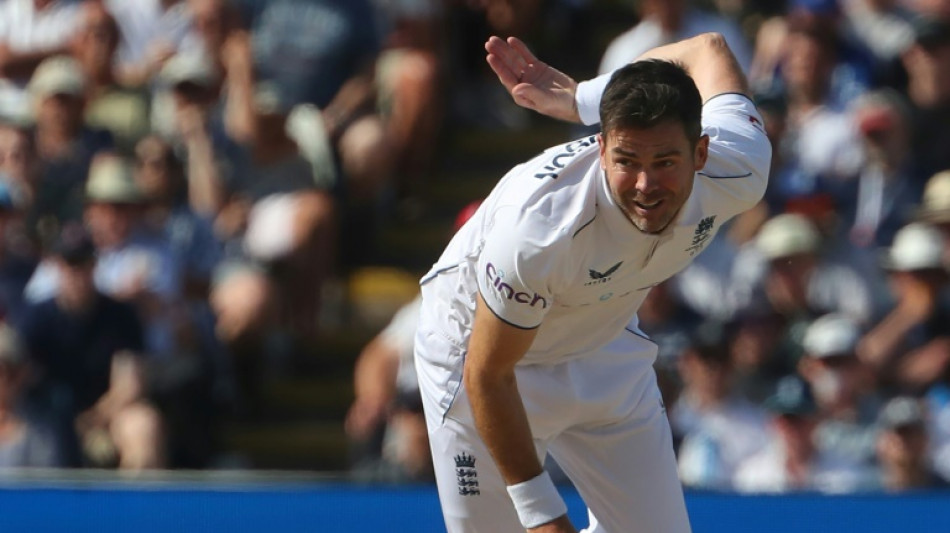 England put their faith in ageing attack for must-win Ashes clash