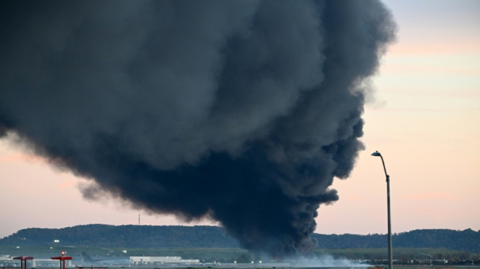 Un avion-cargo s'&eacute;crase aux Etats-Unis, au moins sept morts