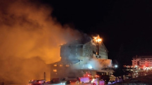 N&uacute;mero de mortos sobe para 76 em inc&ecirc;ndio em esta&ccedil;&atilde;o de esqui na Turquia