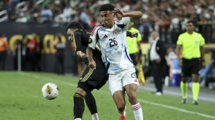 Keylor Navas se luce en el 0-0 de Costa Rica ante México en el cierre del Grupo A de la Copa Oro