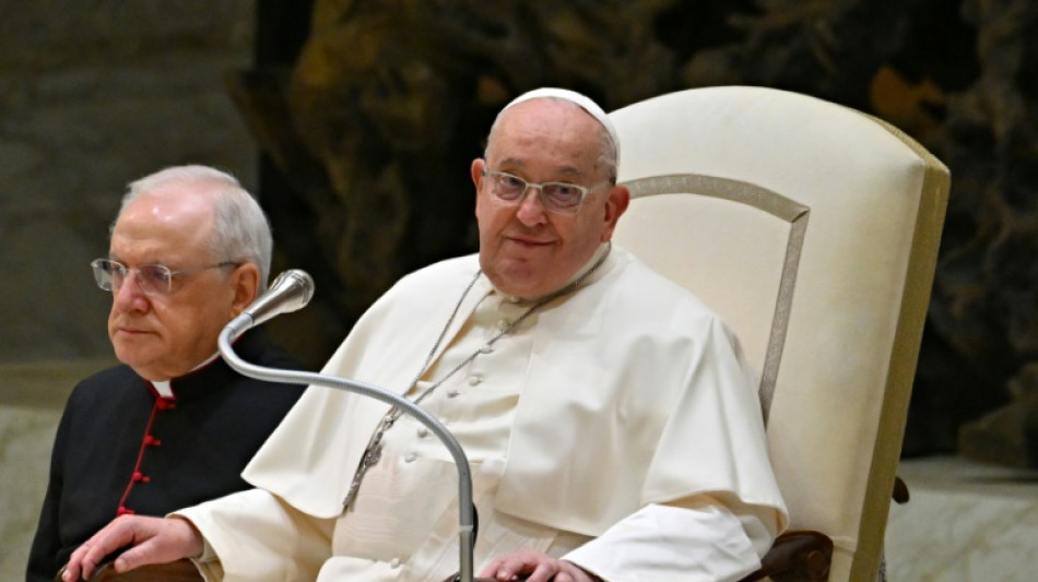 El papa denuncia la desinformaci&oacute;n y la concentraci&oacute;n del control en las redes sociales