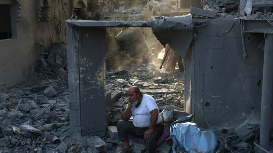 Novo comboio de ajuda humanit&aacute;ria entra em Gaza; Israel intensifica bombardeios