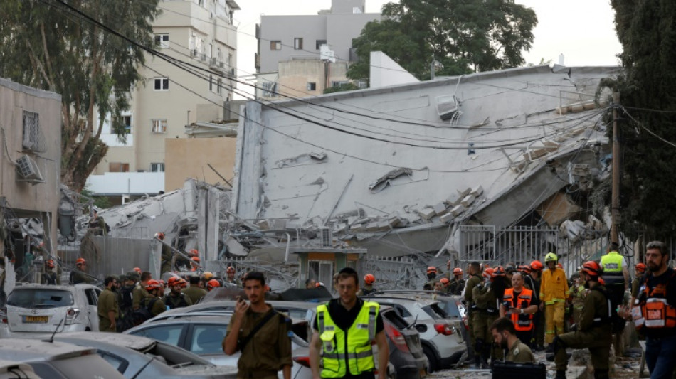 Rettungsdienst: Drei Tote und 74 Verletzte bei iranischen Raketenangriffen auf Israel
