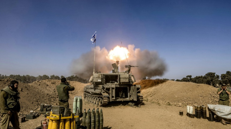 Tropas israelenses chegam ao 'centro da Cidade de Gaza' ap&oacute;s um m&ecirc;s de guerra