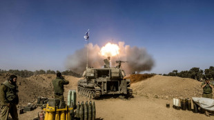 Tropas israelenses chegam ao 'centro da Cidade de Gaza' ap&oacute;s um m&ecirc;s de guerra