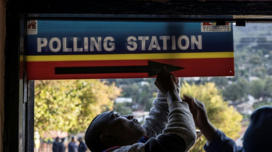 Sem partidos e com monarca absolutista, Essuat&iacute;ni realiza elei&ccedil;&otilde;es