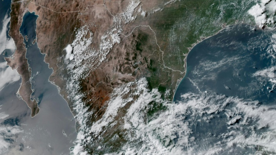 Furacão ganha força ao se aproximar da costa do México