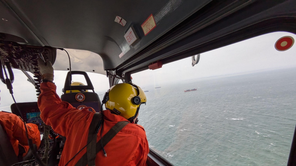 Filippine: incendio su un traghetto, 5 morti e 87 dispersi