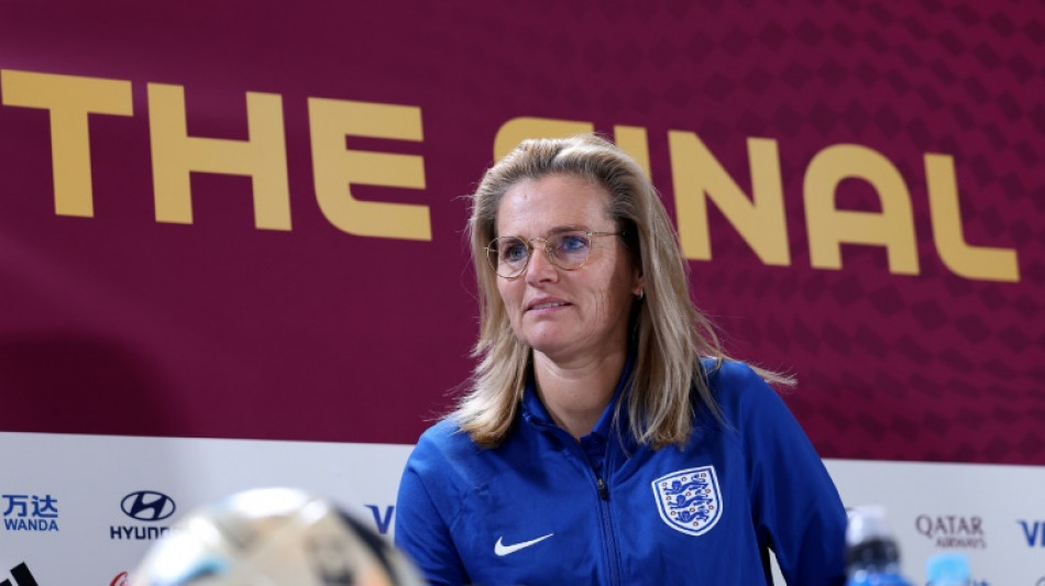 Inglaterra est&aacute; pronta para enfrentar dinamismo da Espanha na final da Copa feminina, garante treinadora