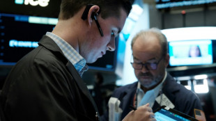 Wall Street ouvre en hausse, aid&eacute;e par p&eacute;trole et taux, en attendant la Fed