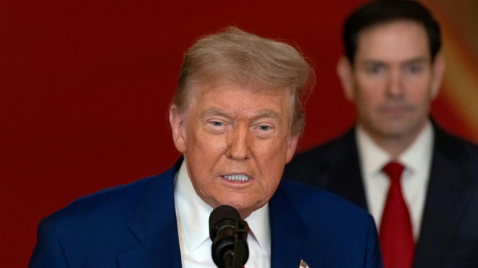 Trump recorre &agrave; for&ccedil;a contra o Ir&atilde;