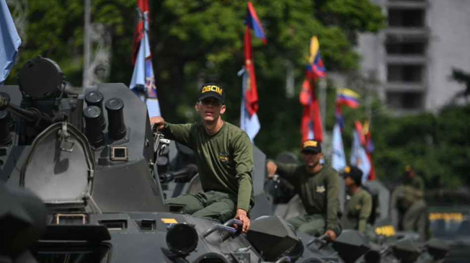 &Eacute;tat d'urgence, f&ecirc;tes de No&euml;l et marine am&eacute;ricaine: le Venezuela en "pr&eacute;-guerre" 