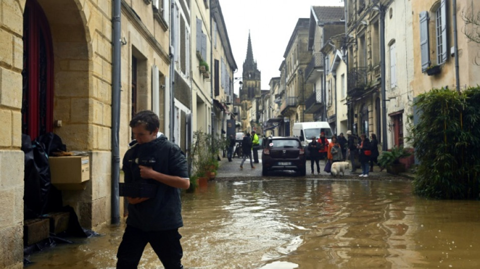 Crues records : lente d&eacute;crue "temporaire" dans le Sud-Ouest, toujours sous haute surveillance