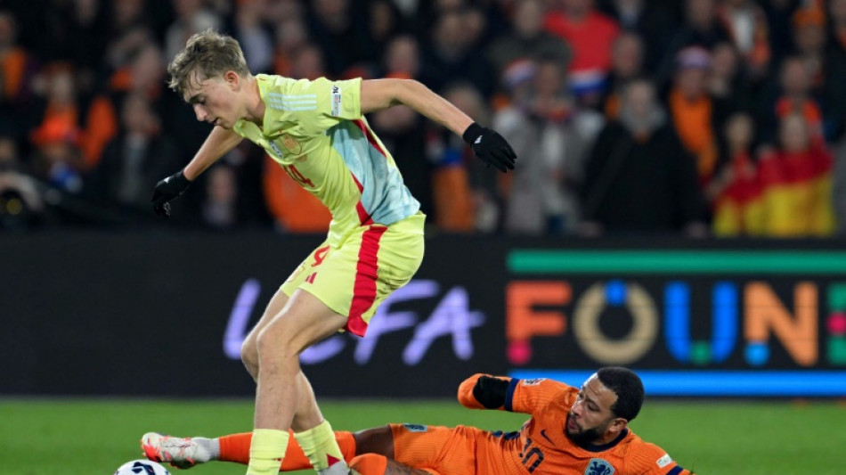 Zagueiro Huijsen &eacute; o primeiro refor&ccedil;o do Real Madrid p&oacute;s-Ancelotti