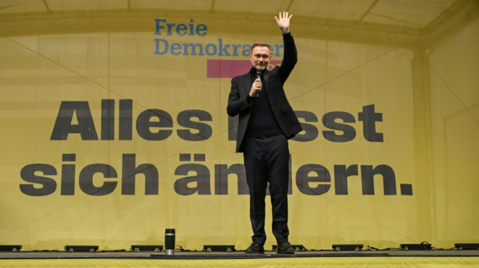 Lindner gibt sich trotz Zitterpartie k&auml;mpferisch: FDP "nicht endg&uuml;ltig besiegt"